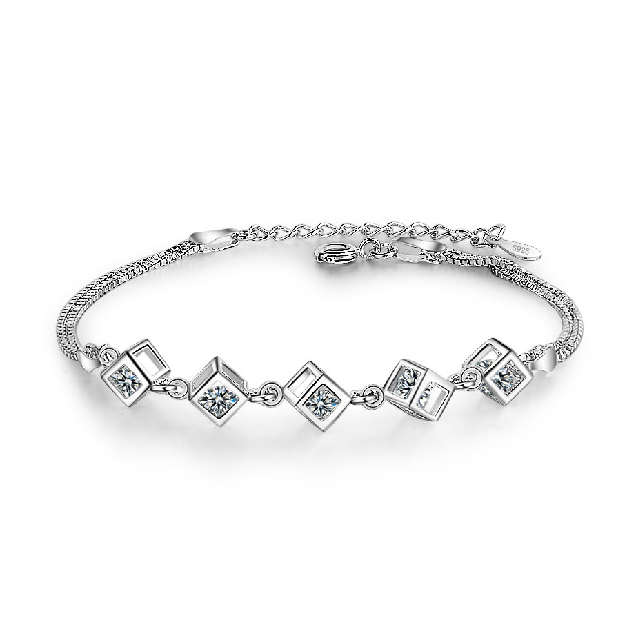 Широкие серебряные браслеты женские с камнями