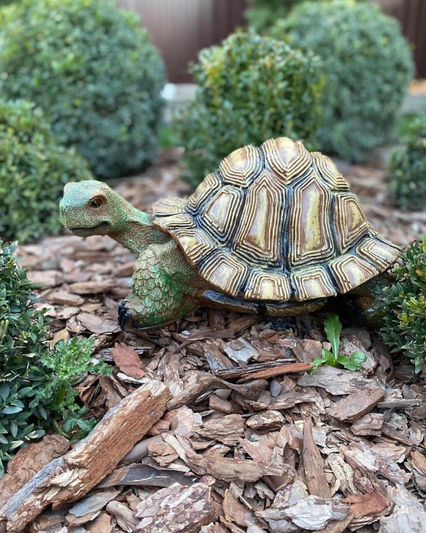 Садовые фигуры черепахи из стеклопластика и полистоуна