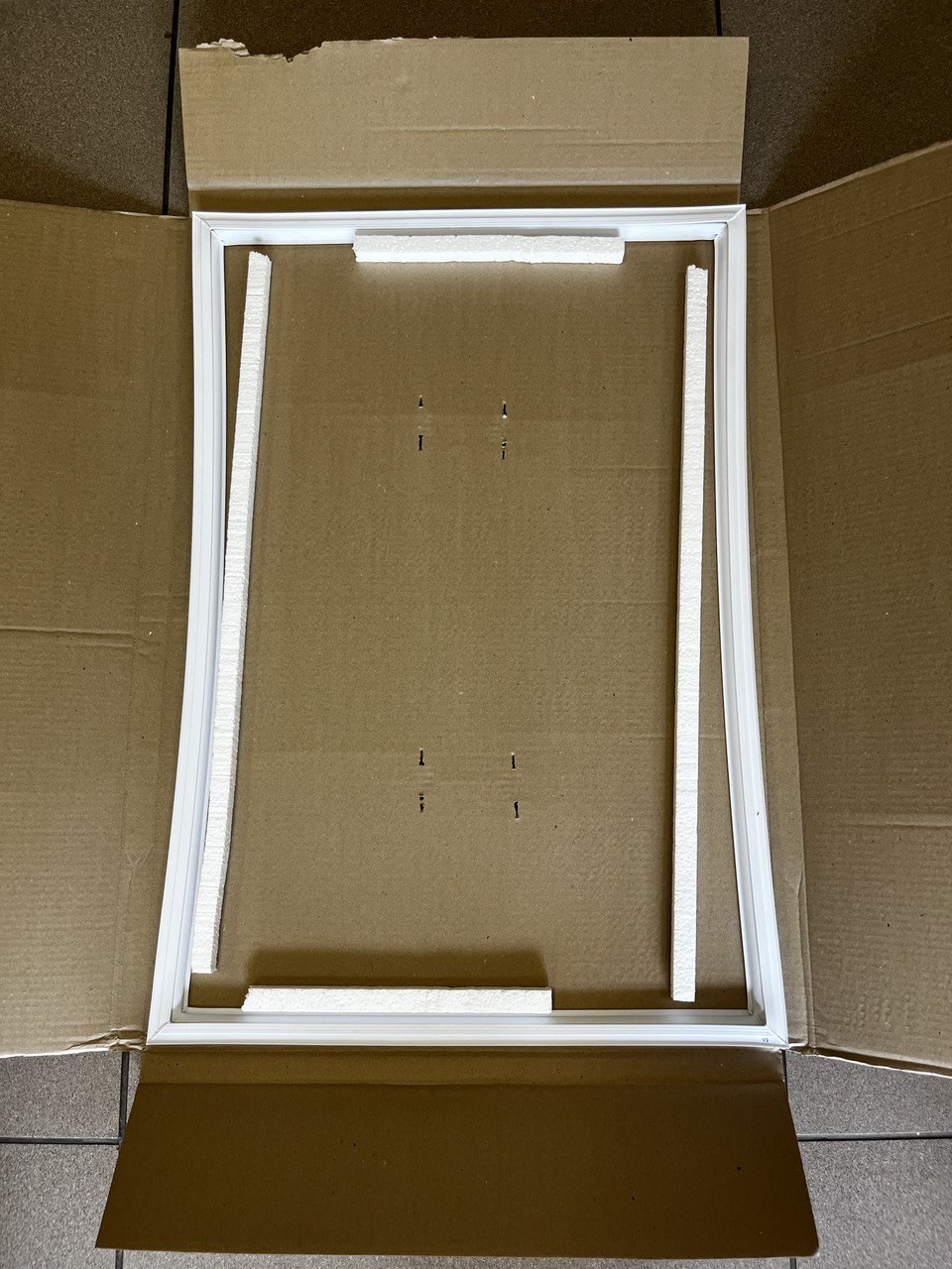 Уплотнитель для холодильника Vestel. Уплотнительная резина для холодильника Вестел / Vestel 990х570 мм. Индезит резинка на дверь