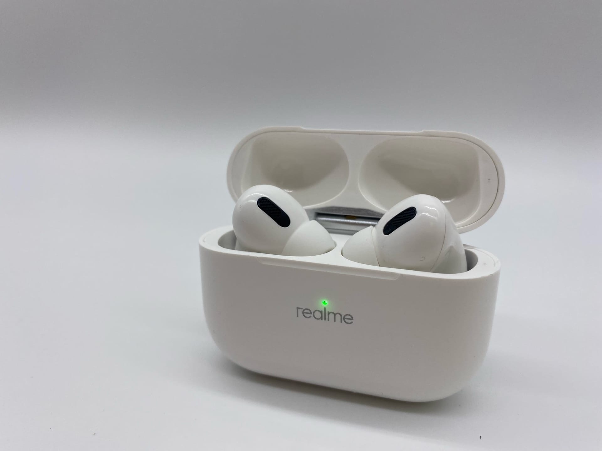 Наушники реалми бадс эйр. Dekoni Audio AIRPODS Pro. Беспроводные наушники Реал ми. Наушники Реал ми 3.