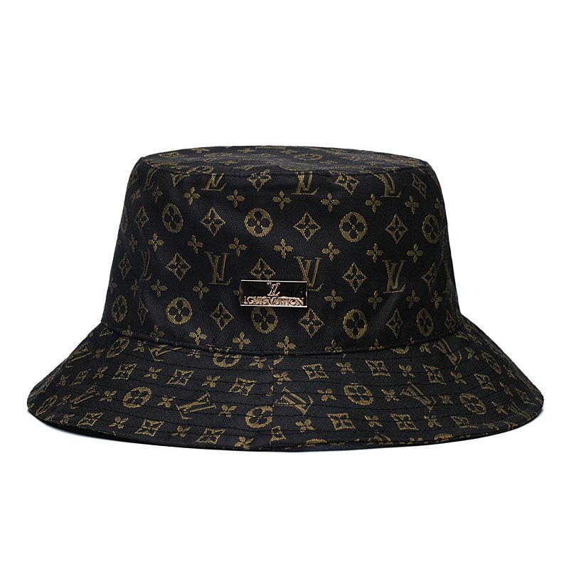 Кепка louis vuitton. Кепка Louis Vuitton мужская. Кепка Louis Vuitton с оранжевой застежкой. Бомж в кепке Louis Vuitton..