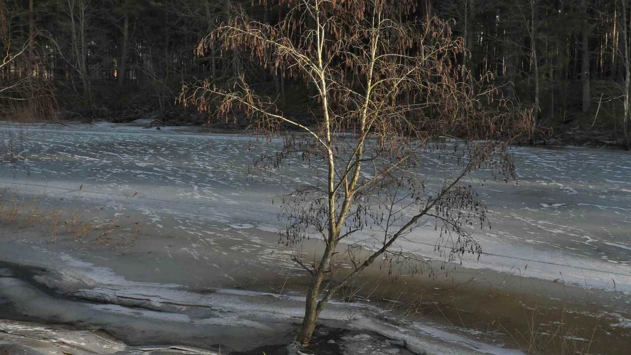 River ks0. Лед на реке. Лед на Москве реке.