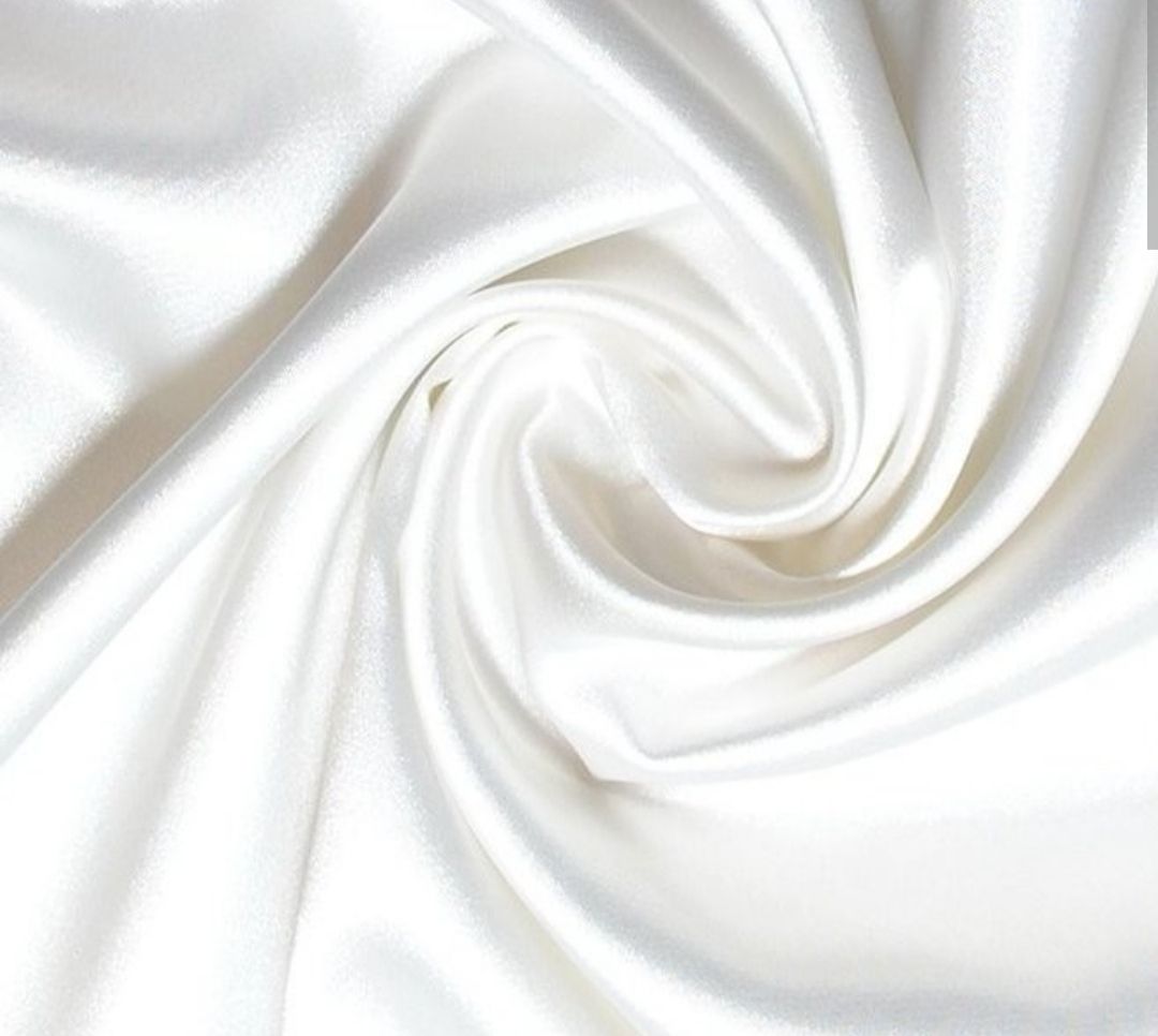 Белый атлас фон. Белая атласная ткань. Белый атлас. Атласно белый. Атласно белый.