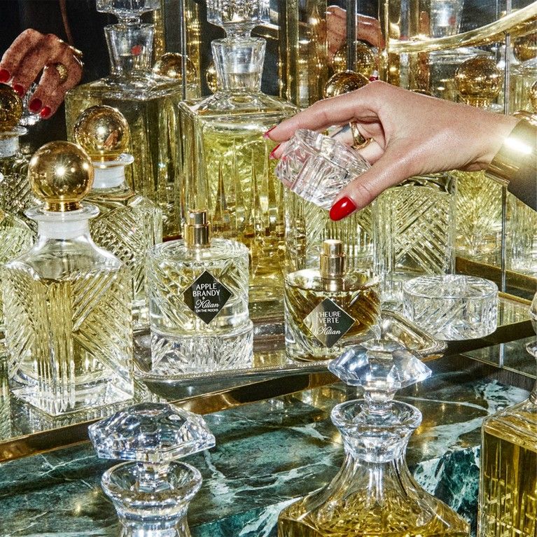 Kilian paris apple brandy. Киллиан эпл бренди. kilian apple brandy on the rocks. духи эпл бренди женские. киллиан эпл бренди нью йорк лимитированная коллекция.