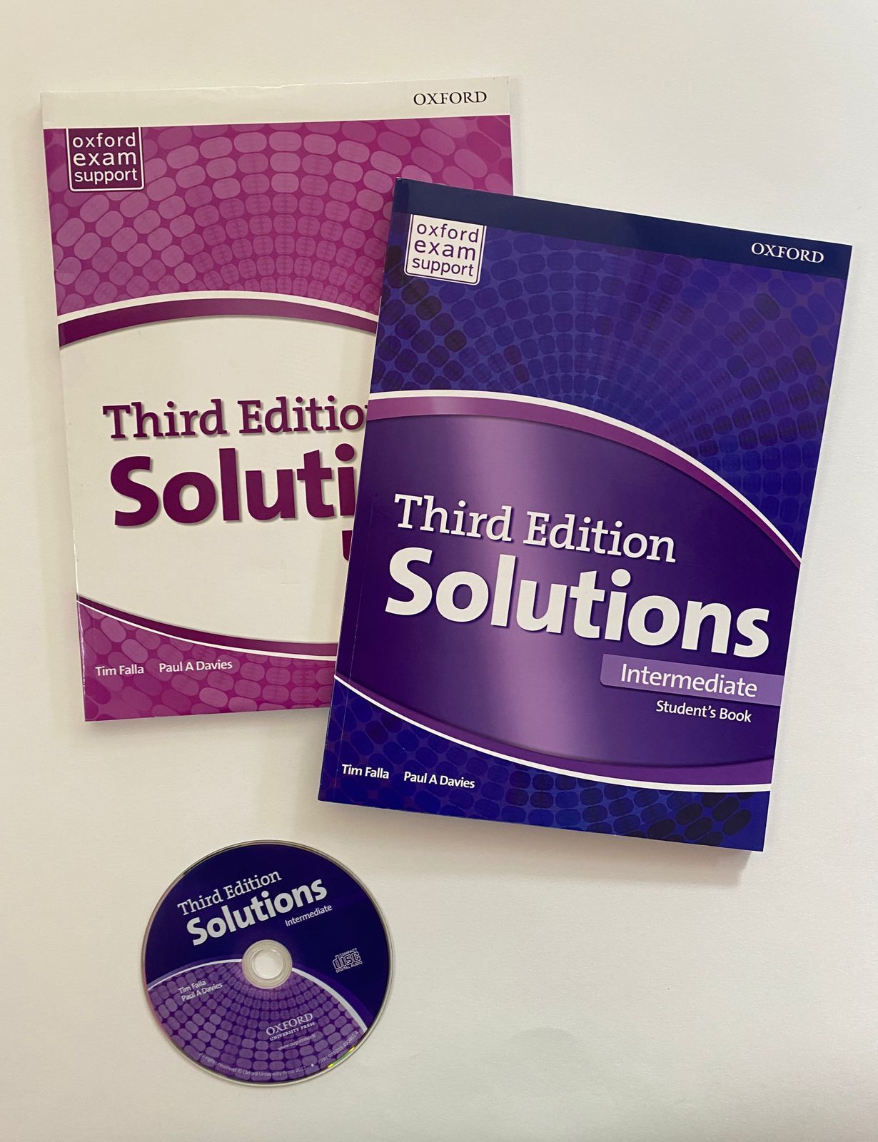 Solutions 3 edition tests. Oxford учебник. Учебник Oxford Intermediate. Solution Intermediate 3 Edition. Solutions. Intermediate.