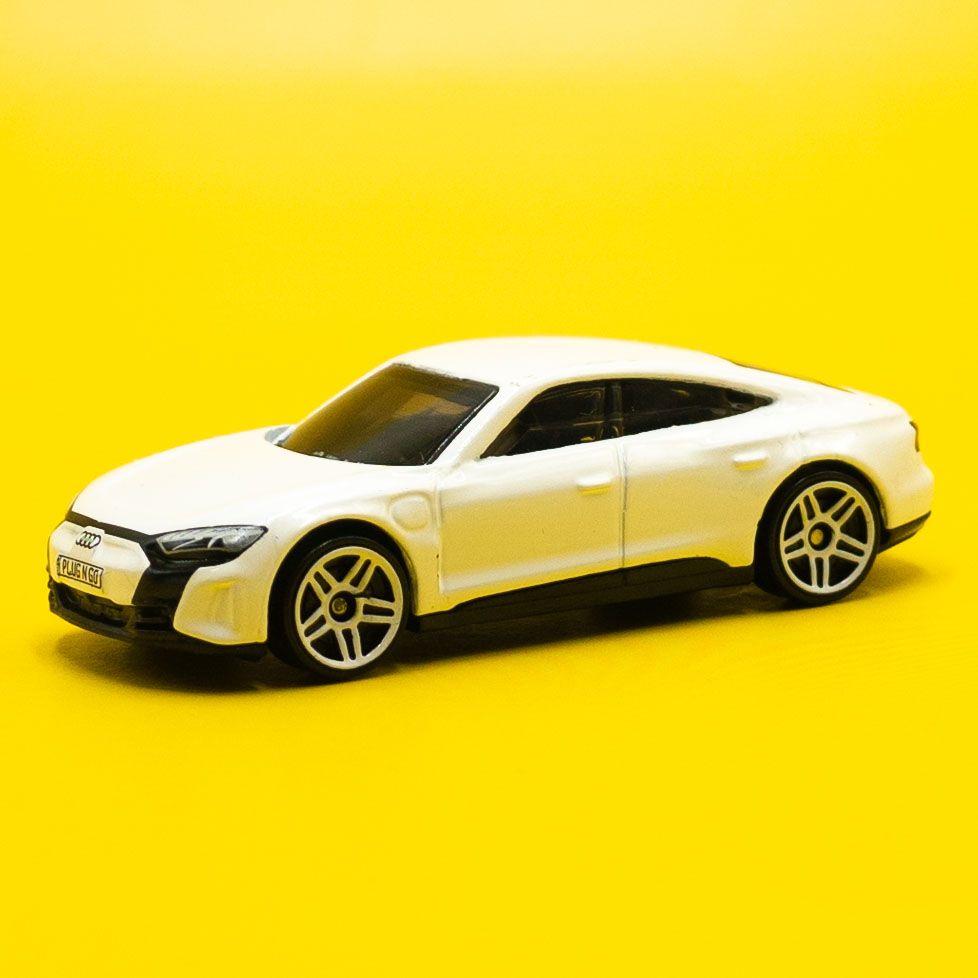 Машинка Hot Wheels ЭЛЕКТРИЧЕСКИЕ БАРАНКИ Audi RS E-Tron GT Коллекционная.  Case B 2024 - купить с доставкой по выгодным ценам в интернет-магазине OZON  (1380155275)