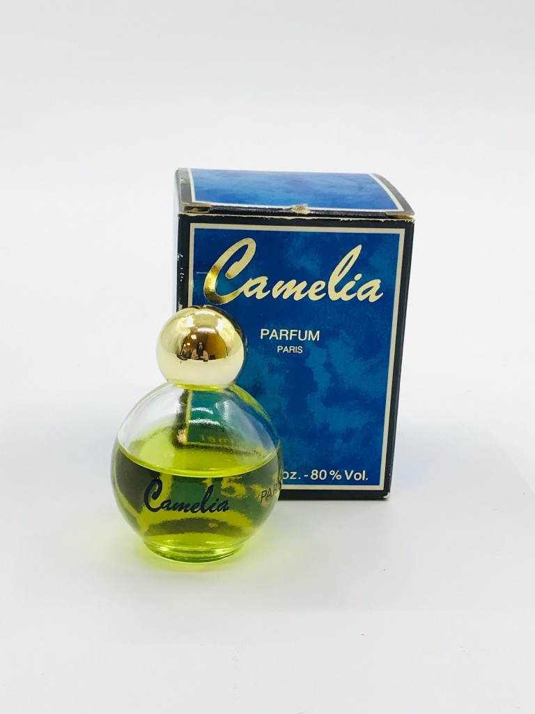 Камелия аромат. Camelia духи Винтаж. Духи Camelia climat. Французские духи Камелия. Туалетная вода Камелия 90х.