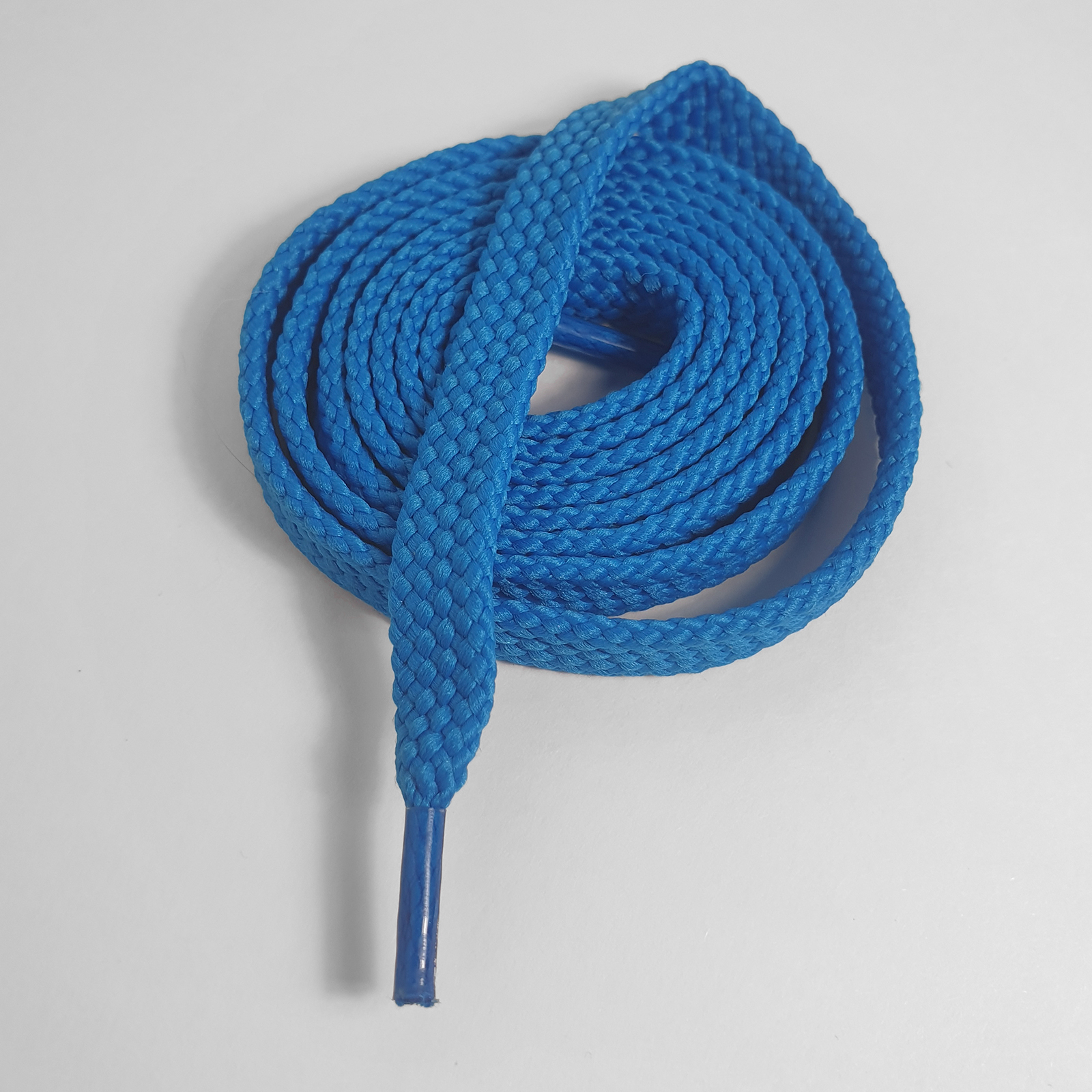 Длина синего шнура. Шнурки синие 120 см корд. Голубая веревочка. Шнурки красно синие. Шнурки под синий капюшон.