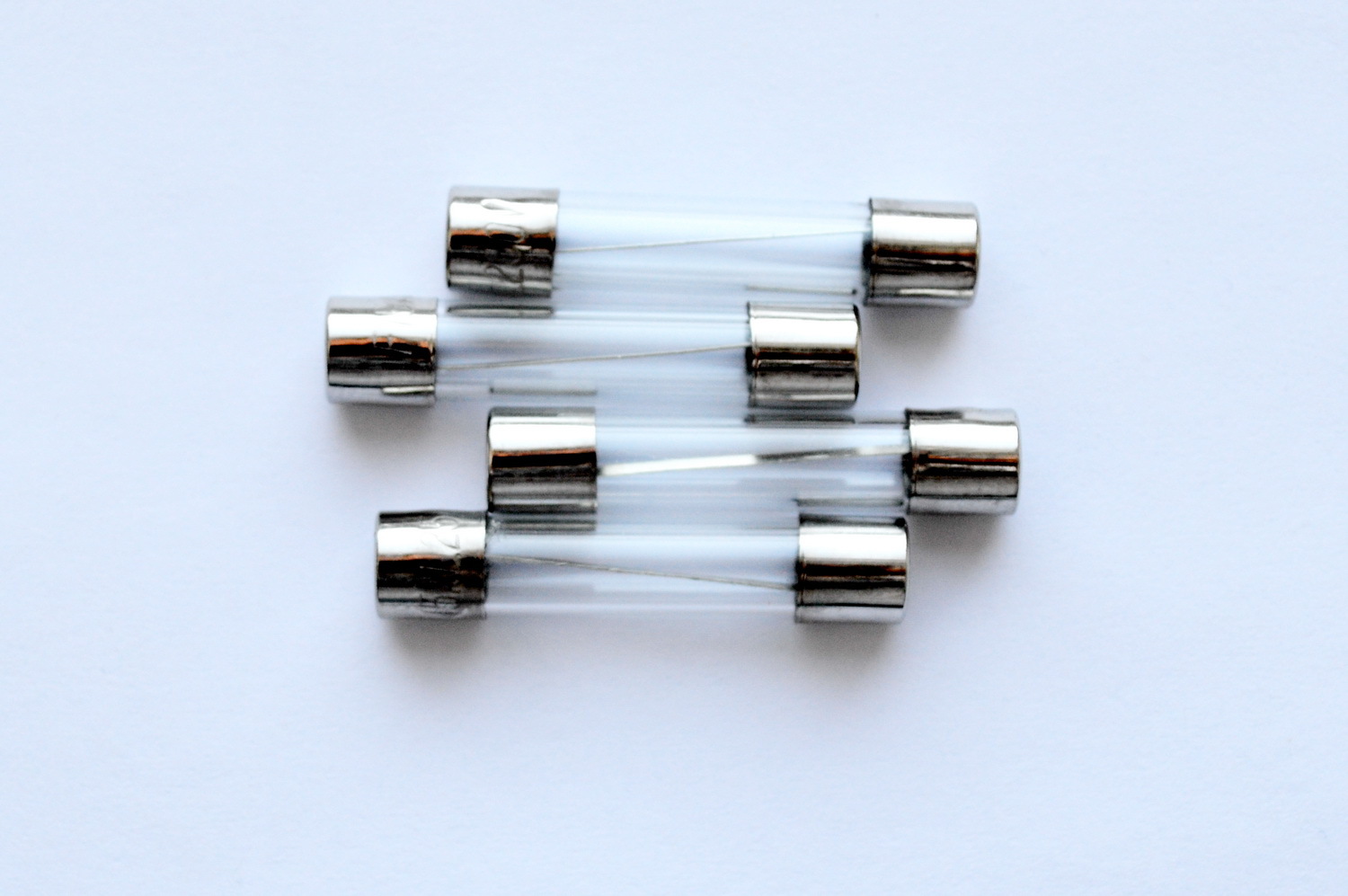 Предохранитель ВПБ 0630-250V-4А, 4шт — купить в интернет-магазине OZON ...