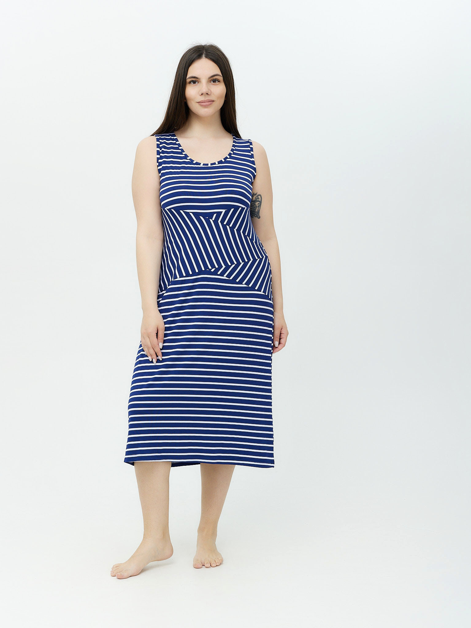 Сарафан для дома. Сарафан на широких лямках. Сарафан дома на свете на улице чёрный. Сарафан для дома. Домашний сарафан.