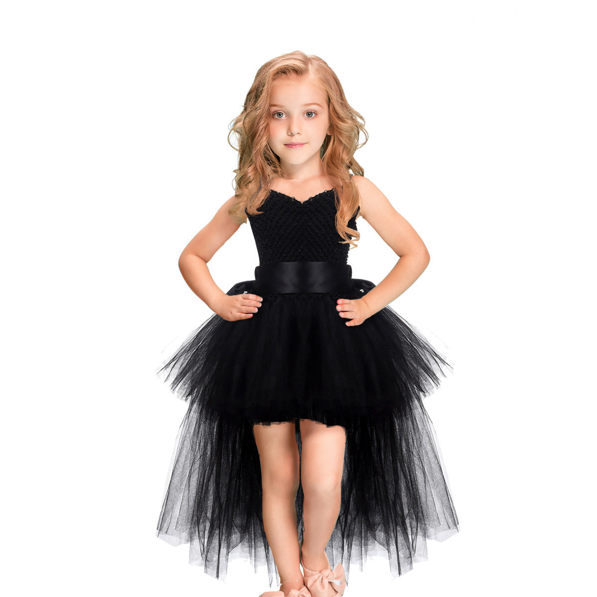 Маленькое черное платье для девочек