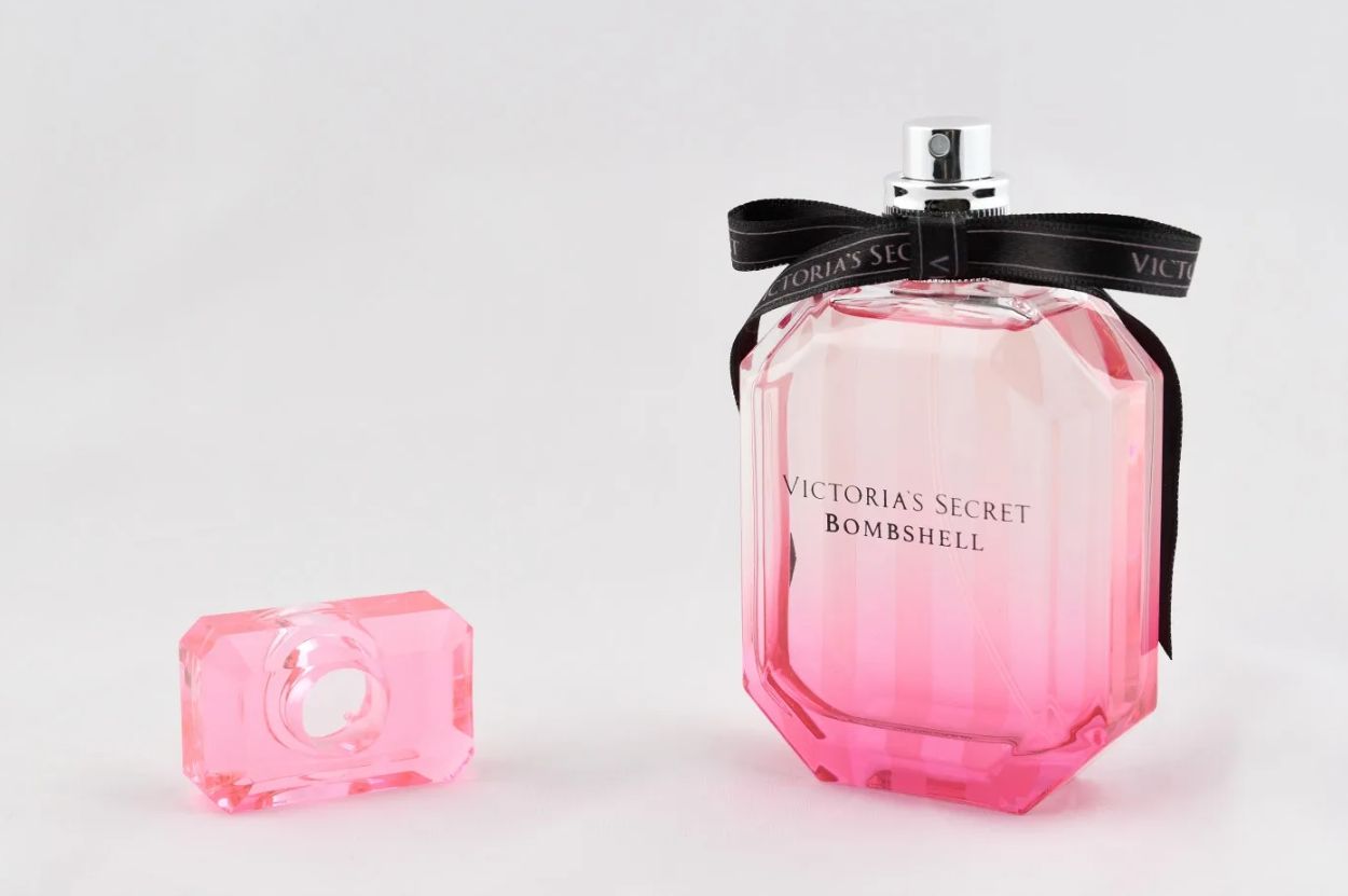 Victoria secret bombshell intense. Victoria Secret bombshell тестер. Духи Виктория Сикрет бомбшелл тестер. Victorias Secret bombshell 100 мл. Парфюм Victoria's Secret bombshell 100ml.