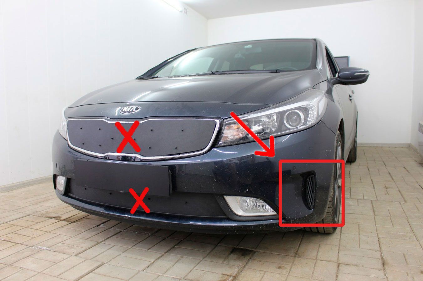 Черная Kia Cerato 2016