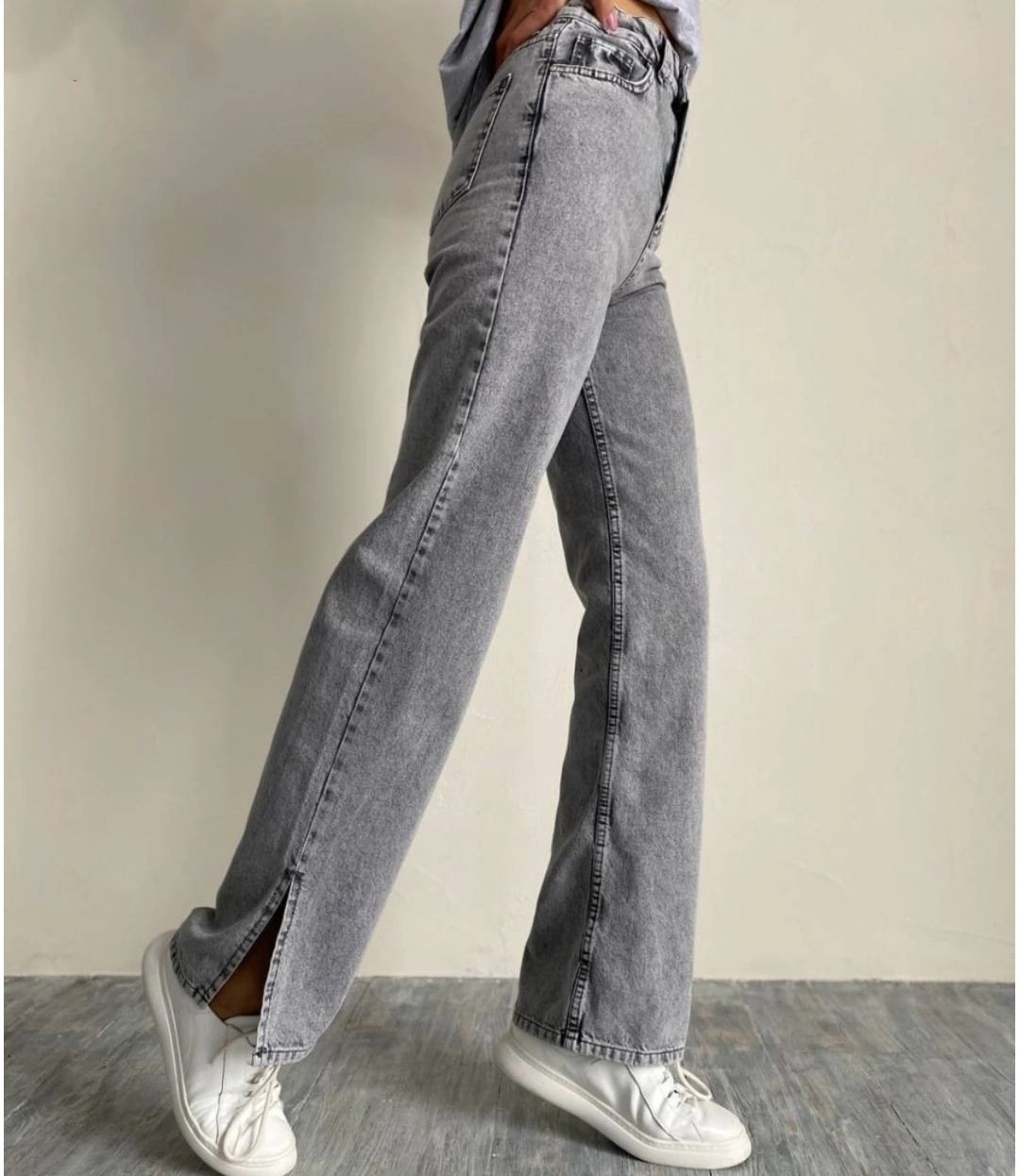 Прямые длинные джинсы