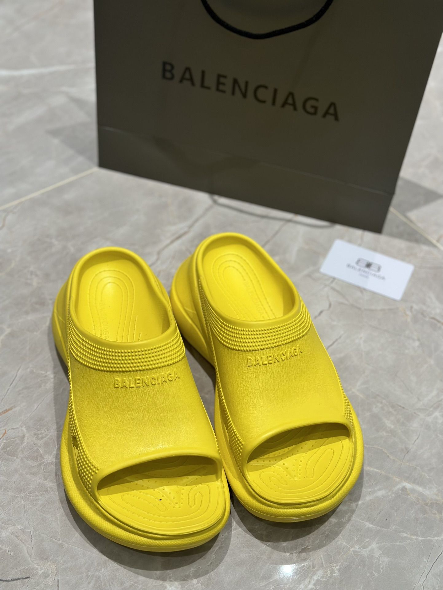 Сабо баленсиага. Сабо балансьяго. Сабо Balenciaga. Баленсиага кроссовки шлепки.