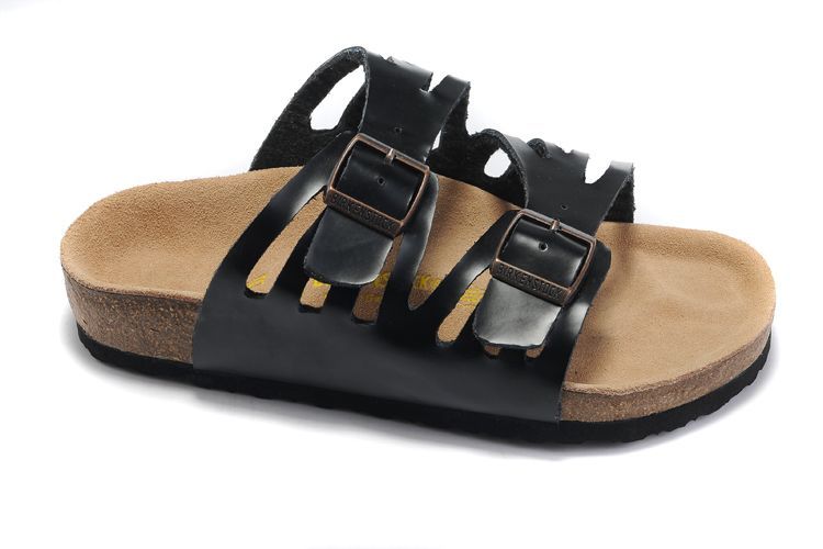 Тапки birkenstock. Тапки биркеншток. Тапки Birkenstock женские. Закрытые тапочки Биркинсток. Как определить настоящие биркенштоки.