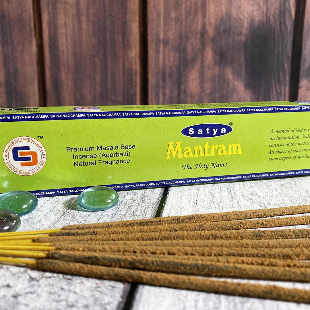 Мантра сатья. Благовоние mantram satya 15г. Мантра сатья. Благовония satya sandae cinnamon. Satya mantram чем пахнет.