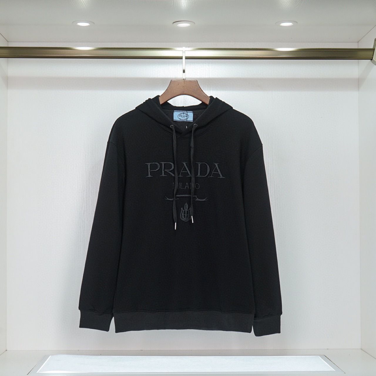 Кофта prada. Толстовка прада мужские. Кофта prada. Толстовка prada мужская. Прада кофта.