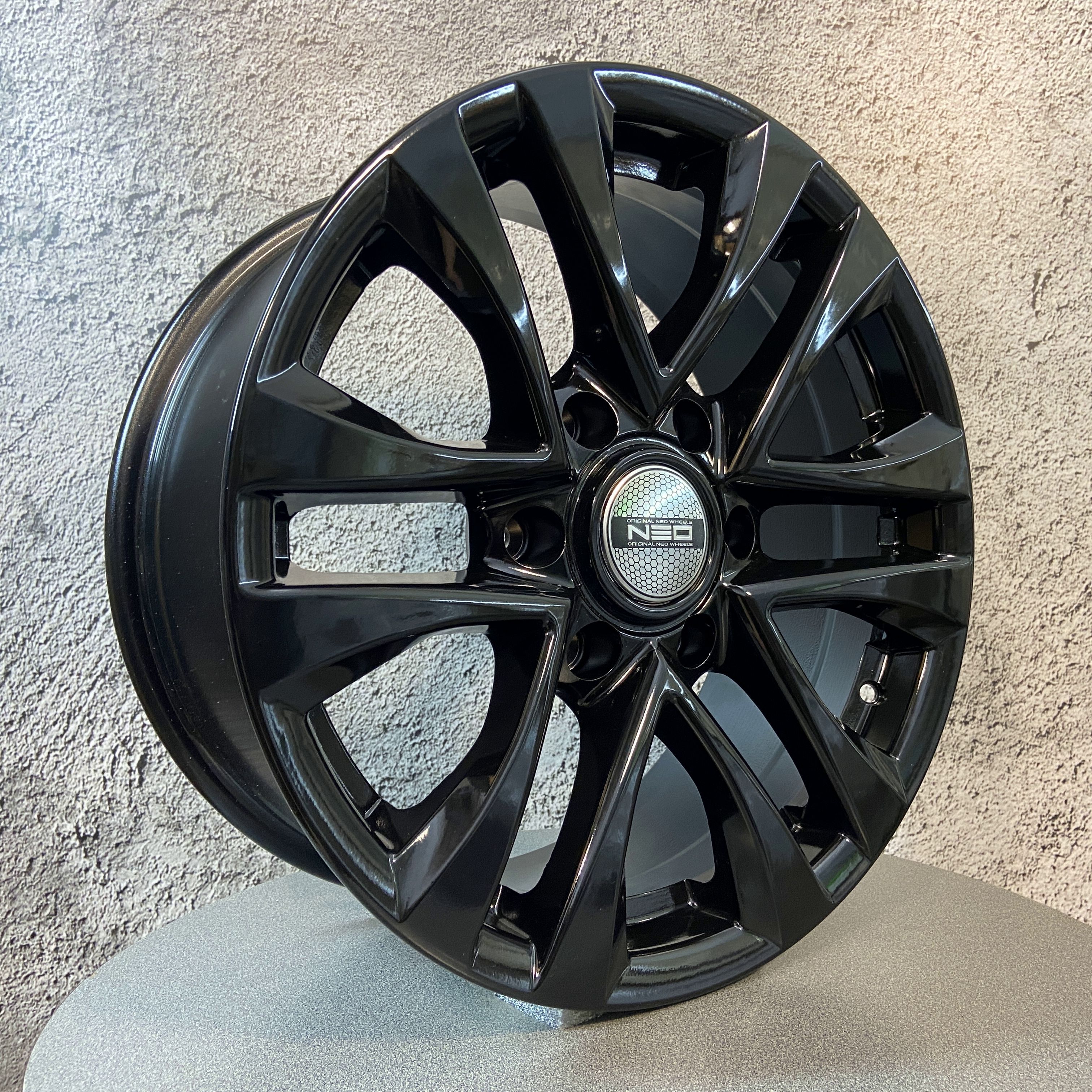 NEO  Колесный диск Литой 17x7.5" PCD6х139.7 ET35 D67.1