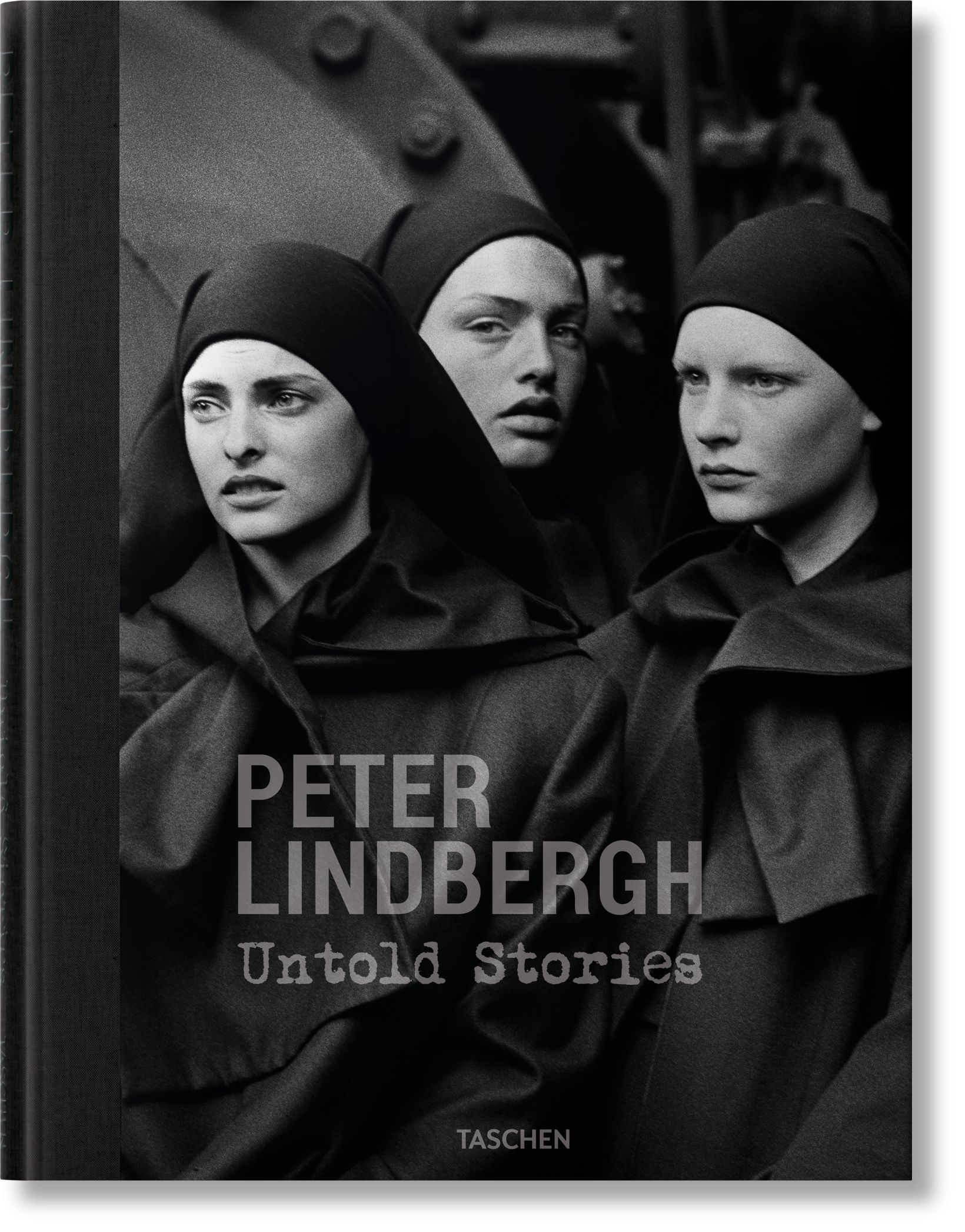 Питер линдберг книга. Микаэла Берку Питер Линдберг. Фотограф Питер Линдберг Наоми Кристи и Линда 1990. Книга Питер Линдберг Untold stories. Питер Линдберг для Vogue 1990-го года.