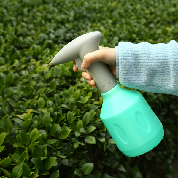 Опрыскиватель садовый аккумуляторный DEKO DKSP13, 1 л купить на OZON по ...