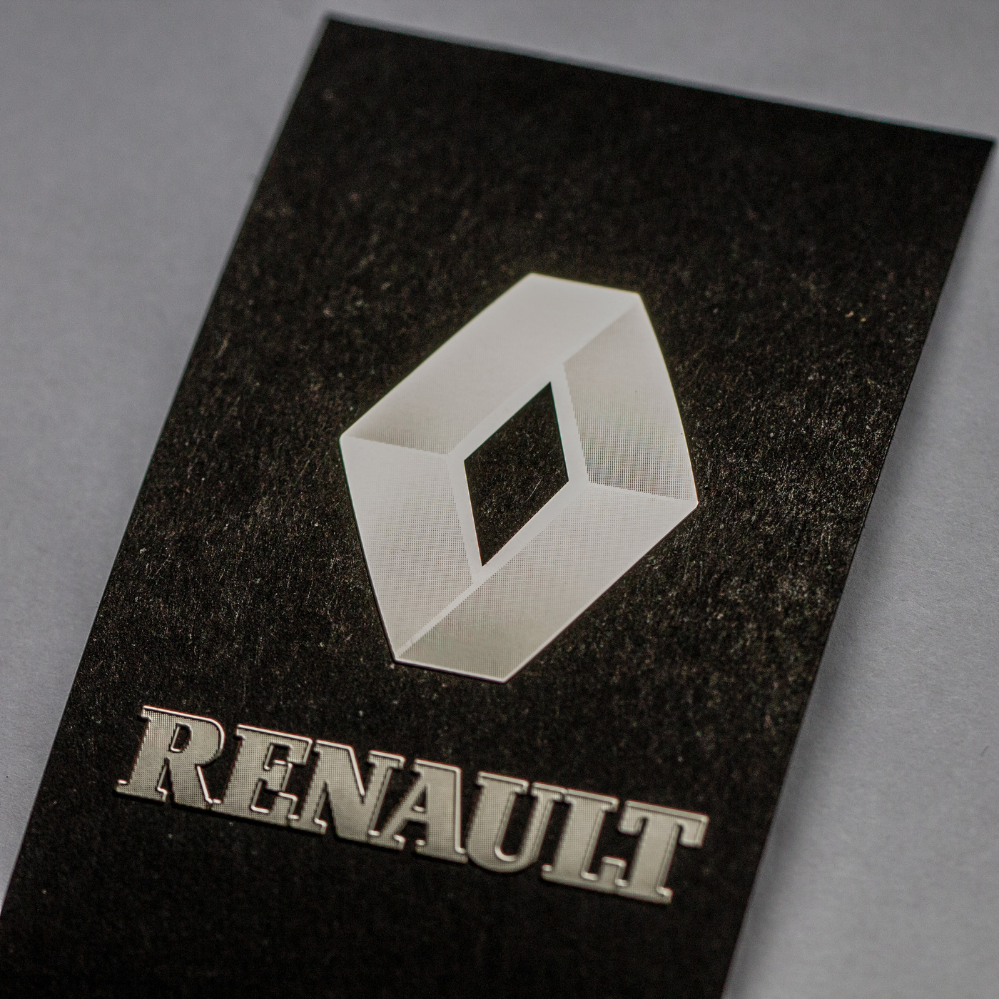 Renault sport наклейка. Наклейки на лобовое стекло. Renault magnum наклейки. Стикер renault sport. Спортивные наклейки на рено.