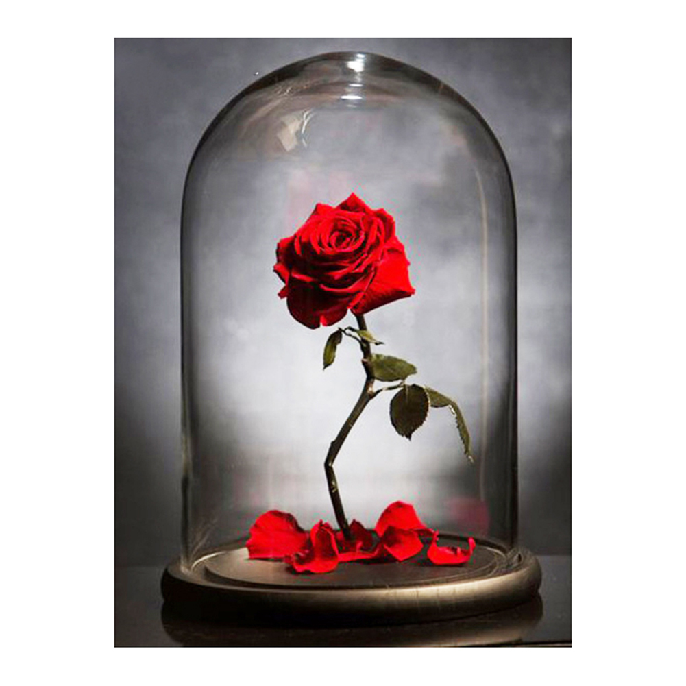 Роза в стеклянном колпаке