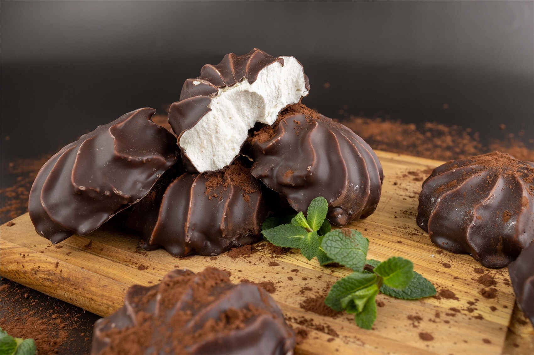 Бобруйский зефир в шоколаде с орехами
