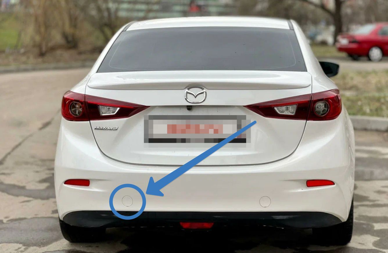 Белая левая заглушка заднего бампера Mazda 3 BM седан (2013-2018) - купить  с доставкой по выгодным ценам в интернет-магазине OZON (685430931)