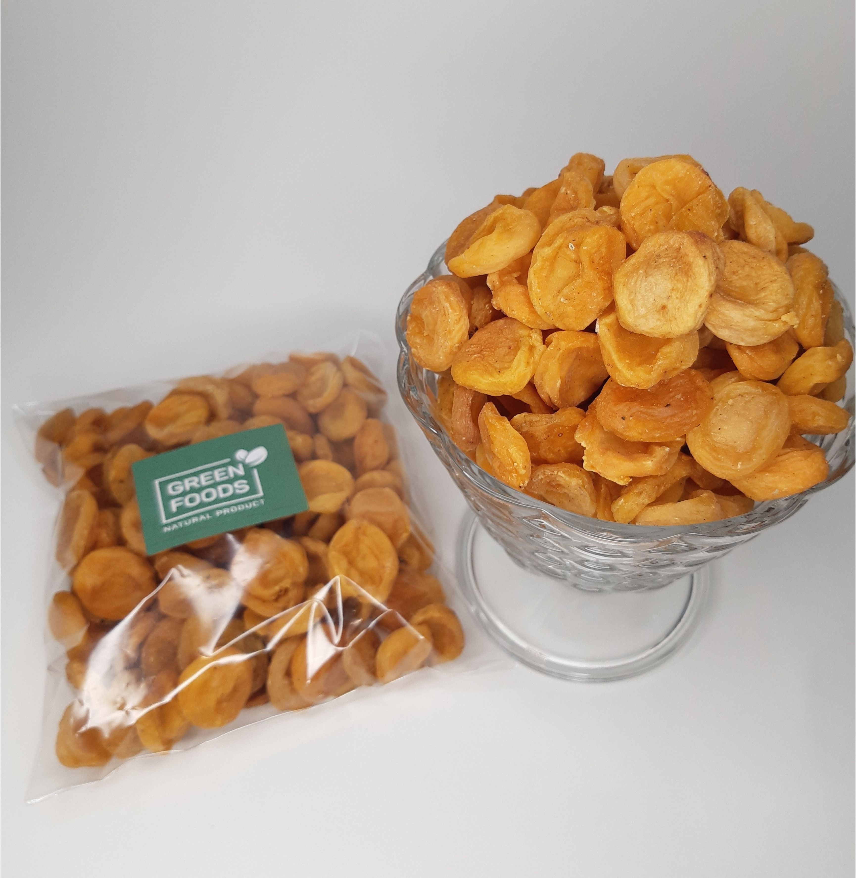 курага сладкая. чипсы из кураги. курага сладкая. курага сладкая. курага урюк сухофрукты.