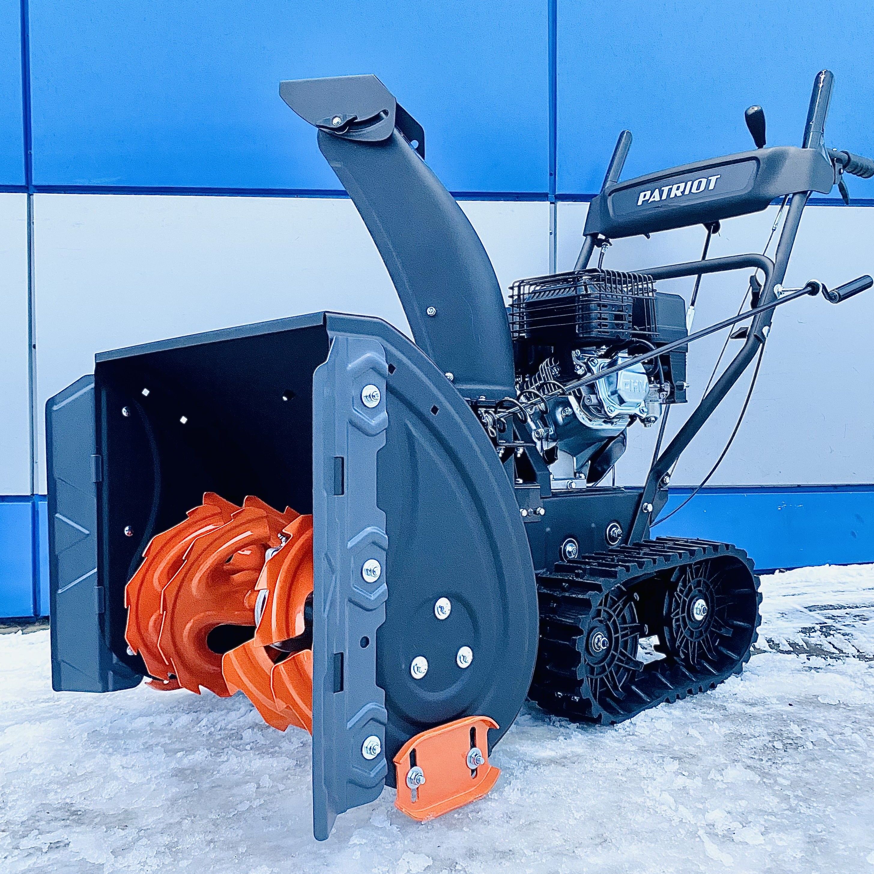 Ps 707 t. Снегоуборщик Patriot PS 707. Patriot PS 707 T бензиновый гусеничный. Расход топлива на час на снегоуборщике Sno-Tek 22. Желоб выброса снега