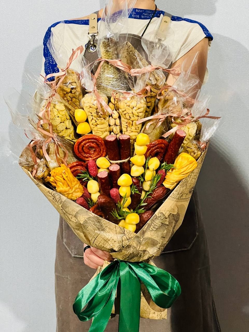 Мужской букет из колбасок