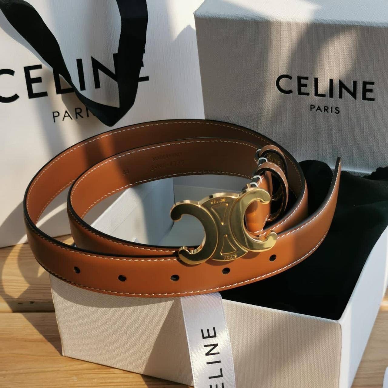 Ремень celine. Ремень Celine женский. Часы Celine женские.