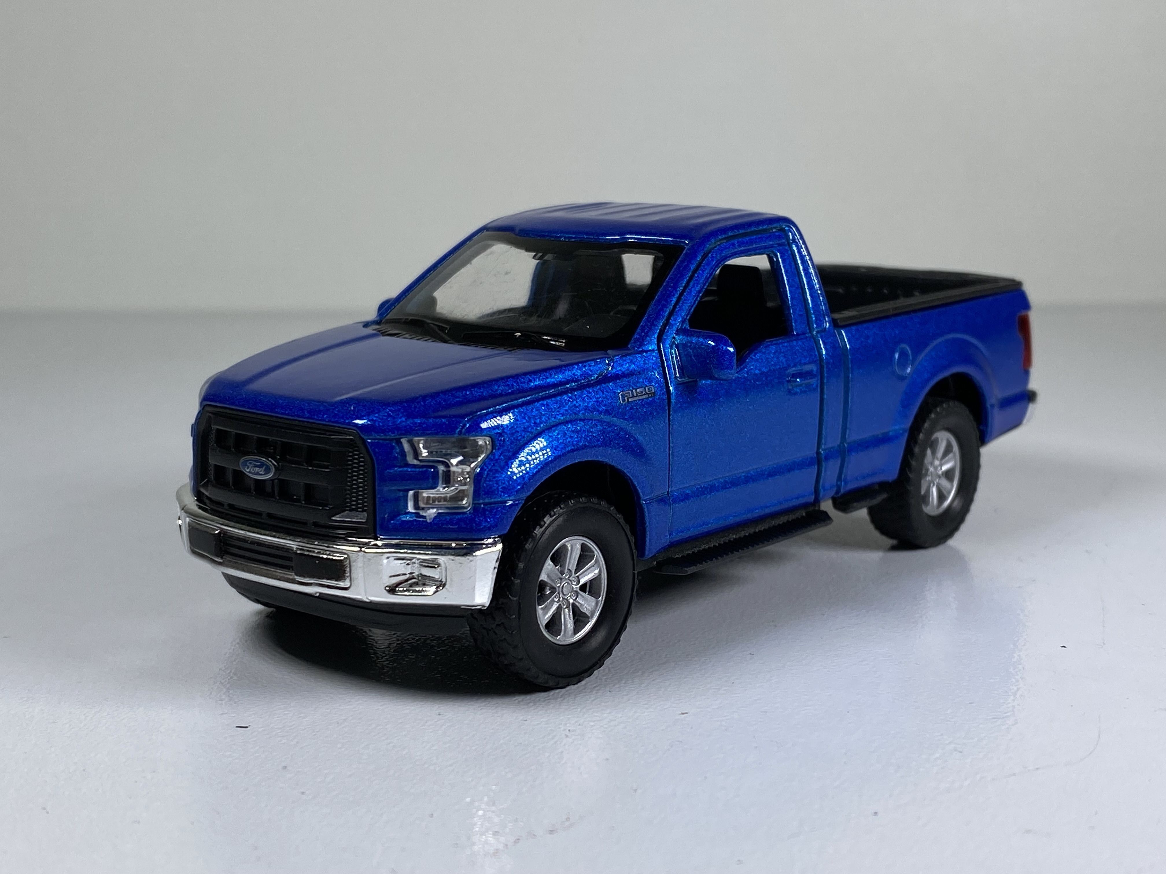 Игрушечный форд. Welly Ford f-150. Форд f-150 Regular Cab. 2015 Ford f150 Regular Cab. Форд ф150 Велли.