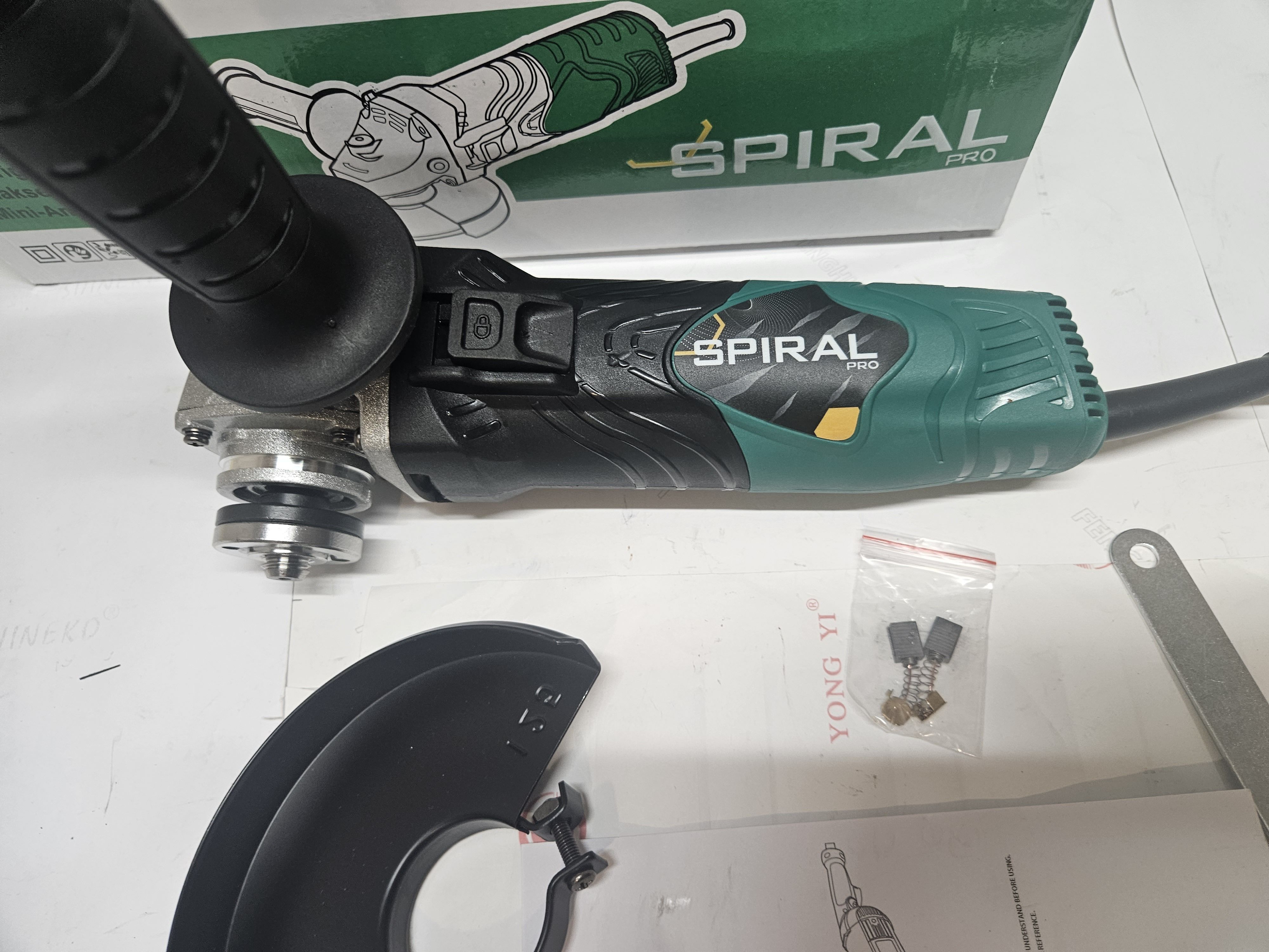 Spiral pro. Плойка спиральная для волос. Плойка атлант. Dewal professional плойка. Спиральная плойка для завивки волос.