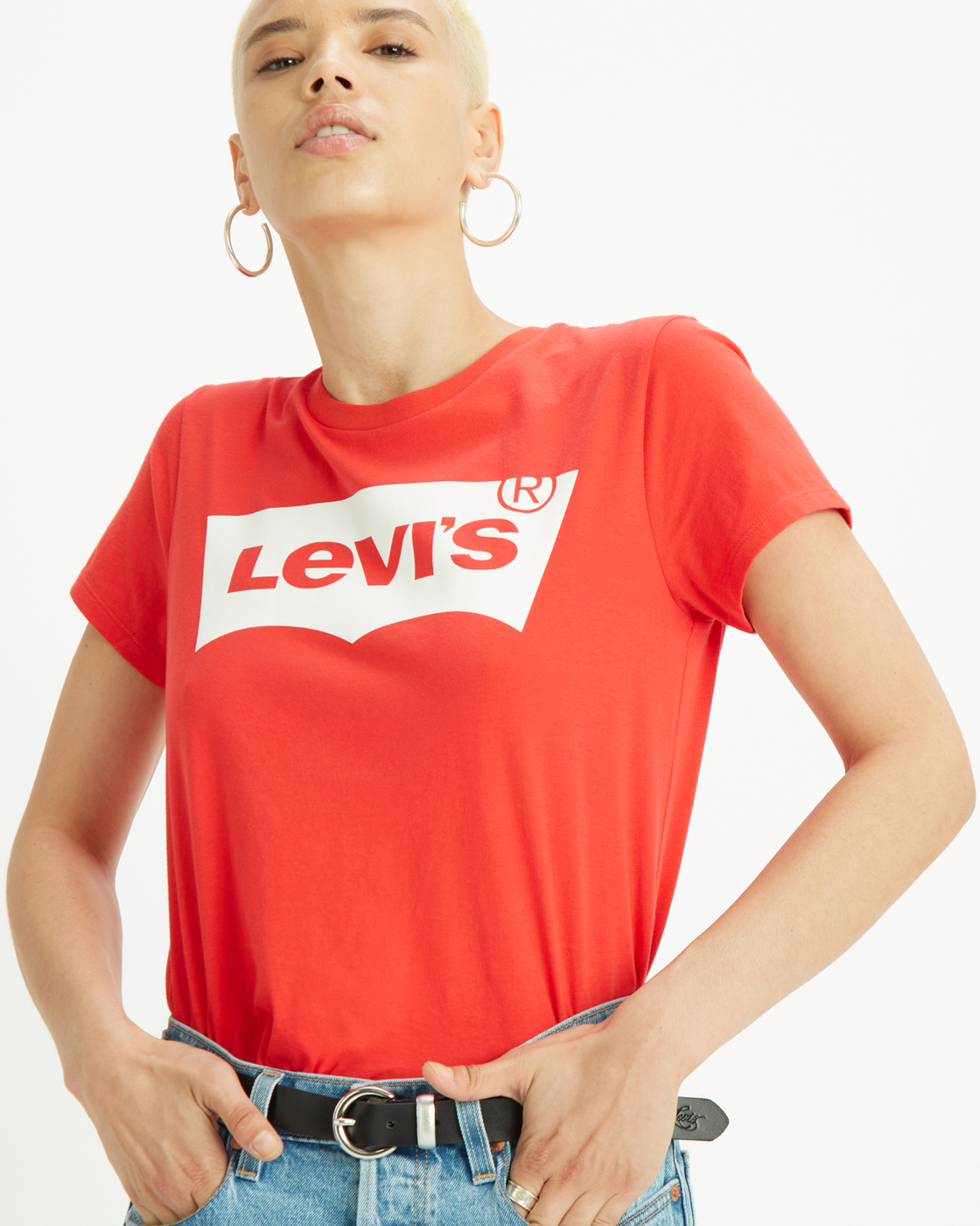 Купить футболку levis. Майка левайс. Левайс футболка женская красная. Levi's футболка. Майка левайс красная.