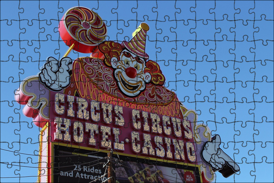Circus lana. Circus lana. Цирк цирк лас вегас. Circus circus las vegas. Трапеция в цирке.