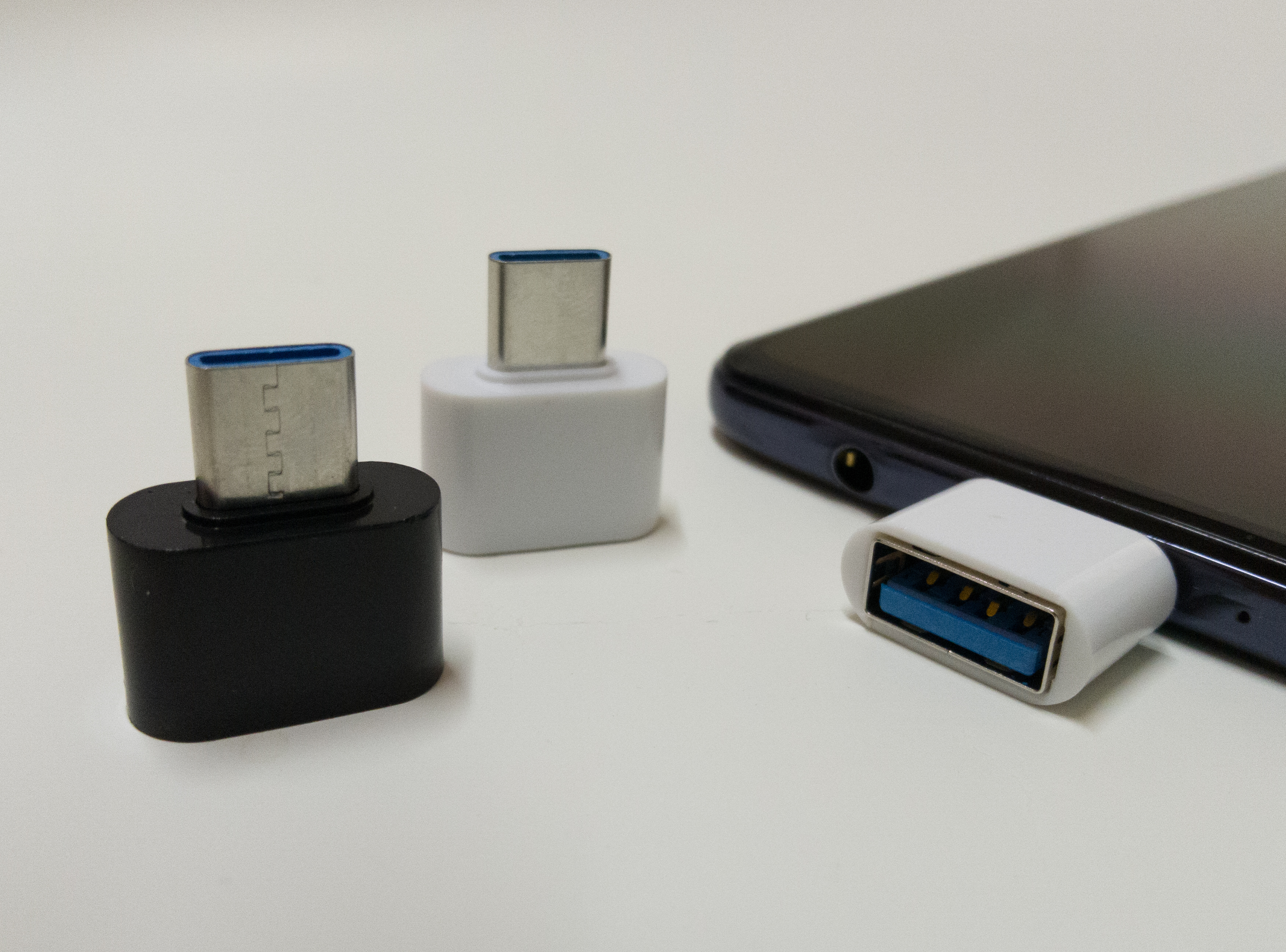 Кабель для подключения периферийных устройств USB 3.0 Type-A/USB Type-C, белый