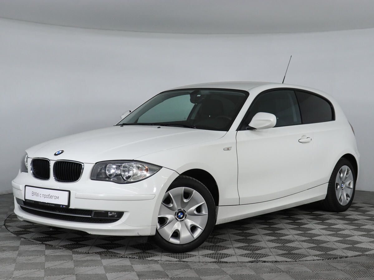 Купить б/у BMW 1 серии II (F20/F21) 116i 1.6 AT (136 л.с.) бензин автомат в Крас