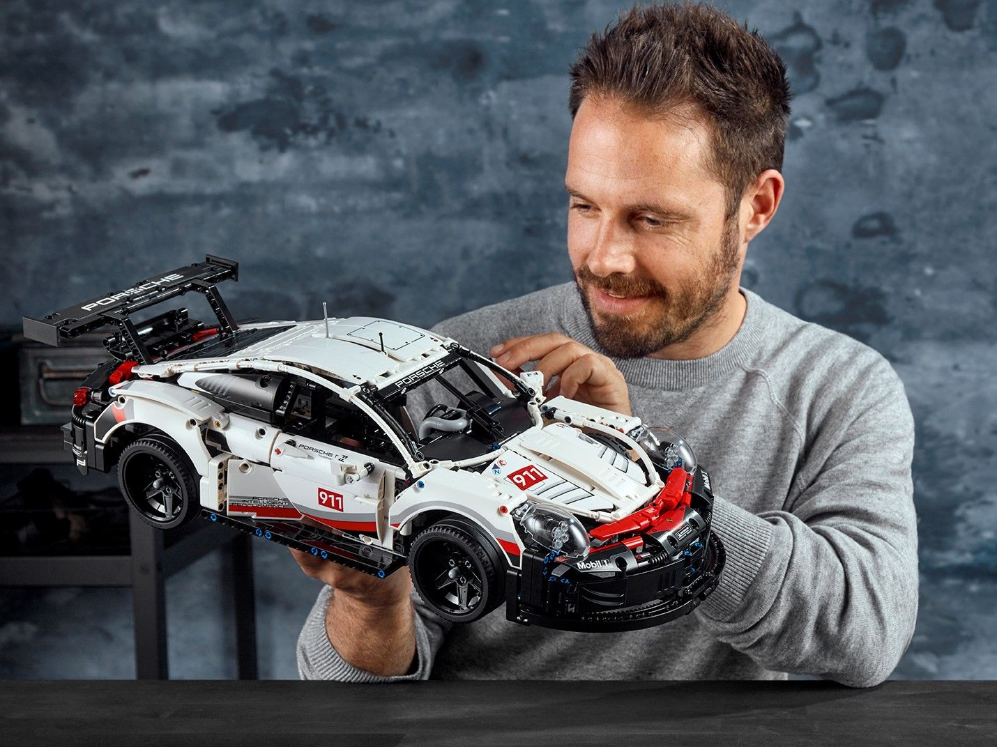 Porsche technology конструктор. LEGO Porsche 911 RSR. Porsche 911 RSR LEGO Technic. LEGO Technic Porsche 911. LEGO Technic 42096 Porsche 911 RSR.