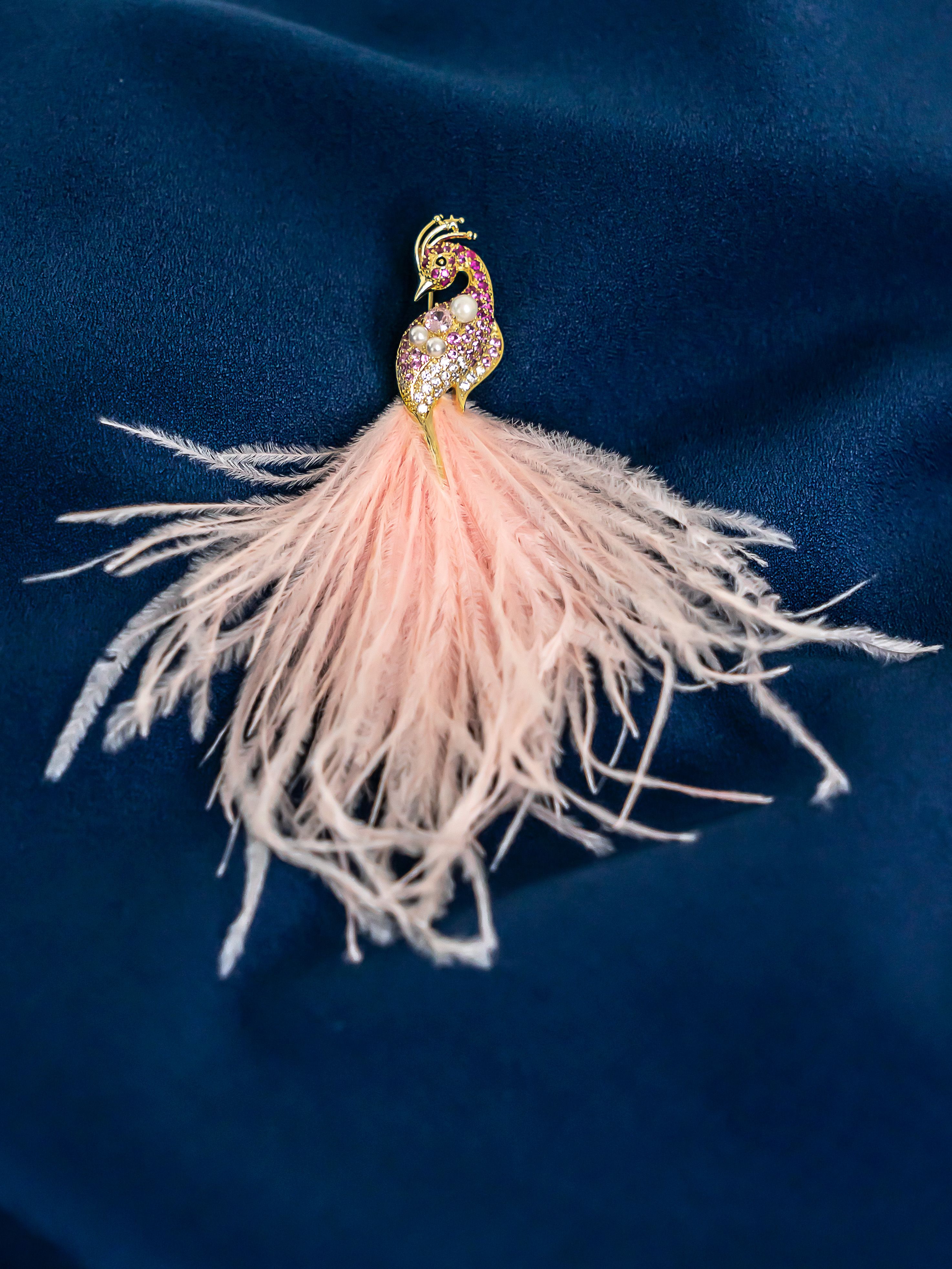 Броши с перьями