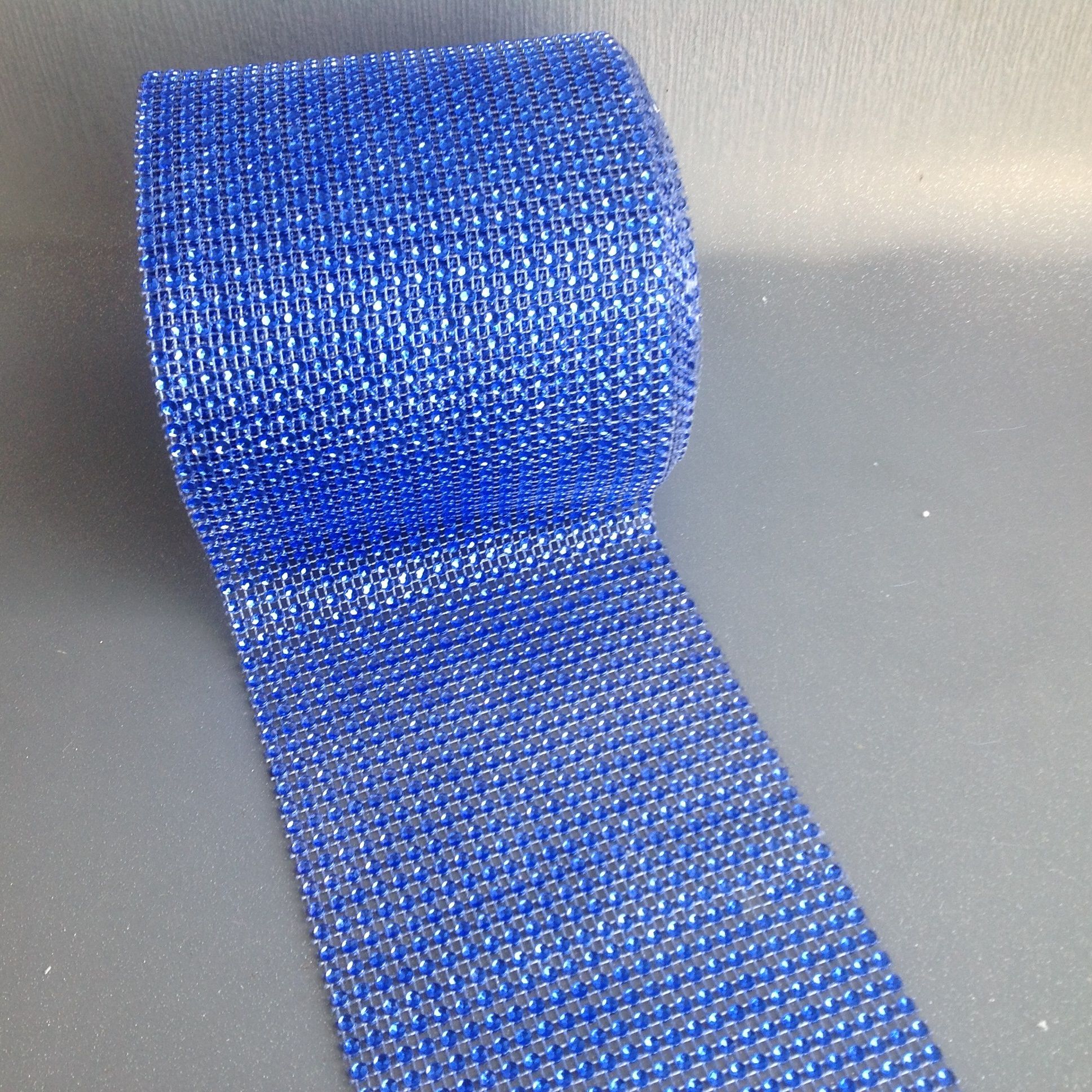 Лента для декора. Бирюзовая стразовая лента. Декоративная лента со стразами. Блестящий пластик. Шторная лента для трубных карнизов.