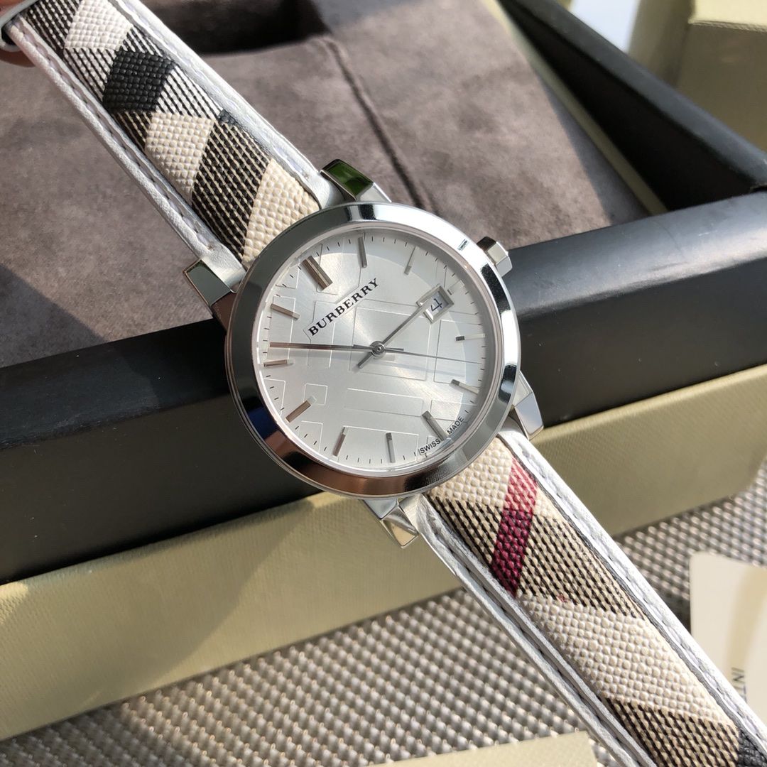 Burberry heritage outlet check watch