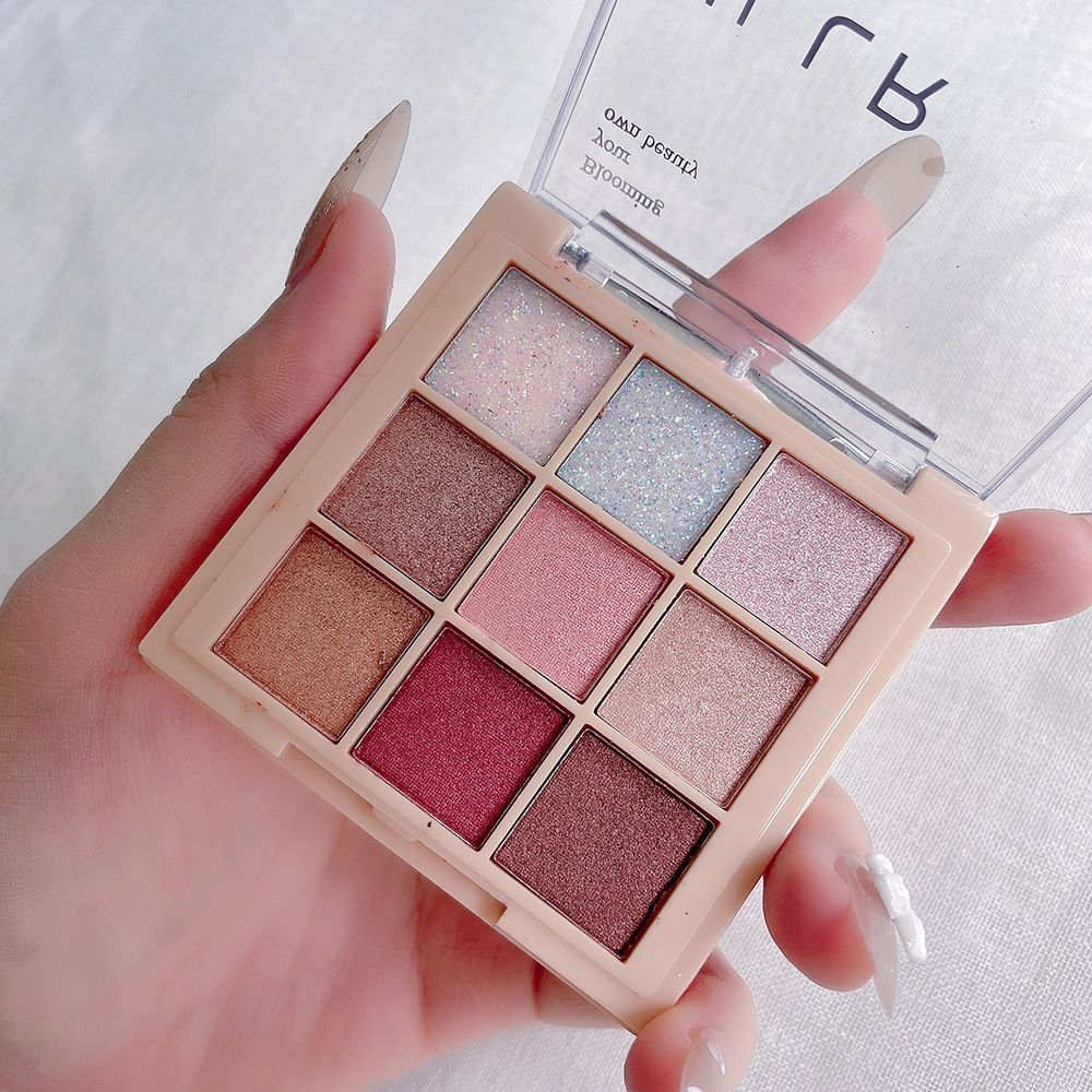 Палета contour&glow. Тени mirra палетка из 4. Палетка с котом. Палетки теней paradiso. Палетка relouis paradiso.
