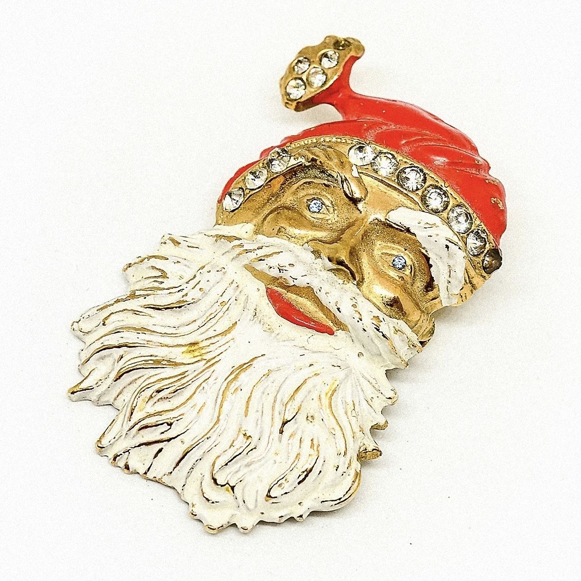 Брошь дед мороз из бисера. Брошь дед мороз из бисера. Брошь дед мороз из бисера. Брошь дед мороз. Новогодняя брошь дедушка мороз.