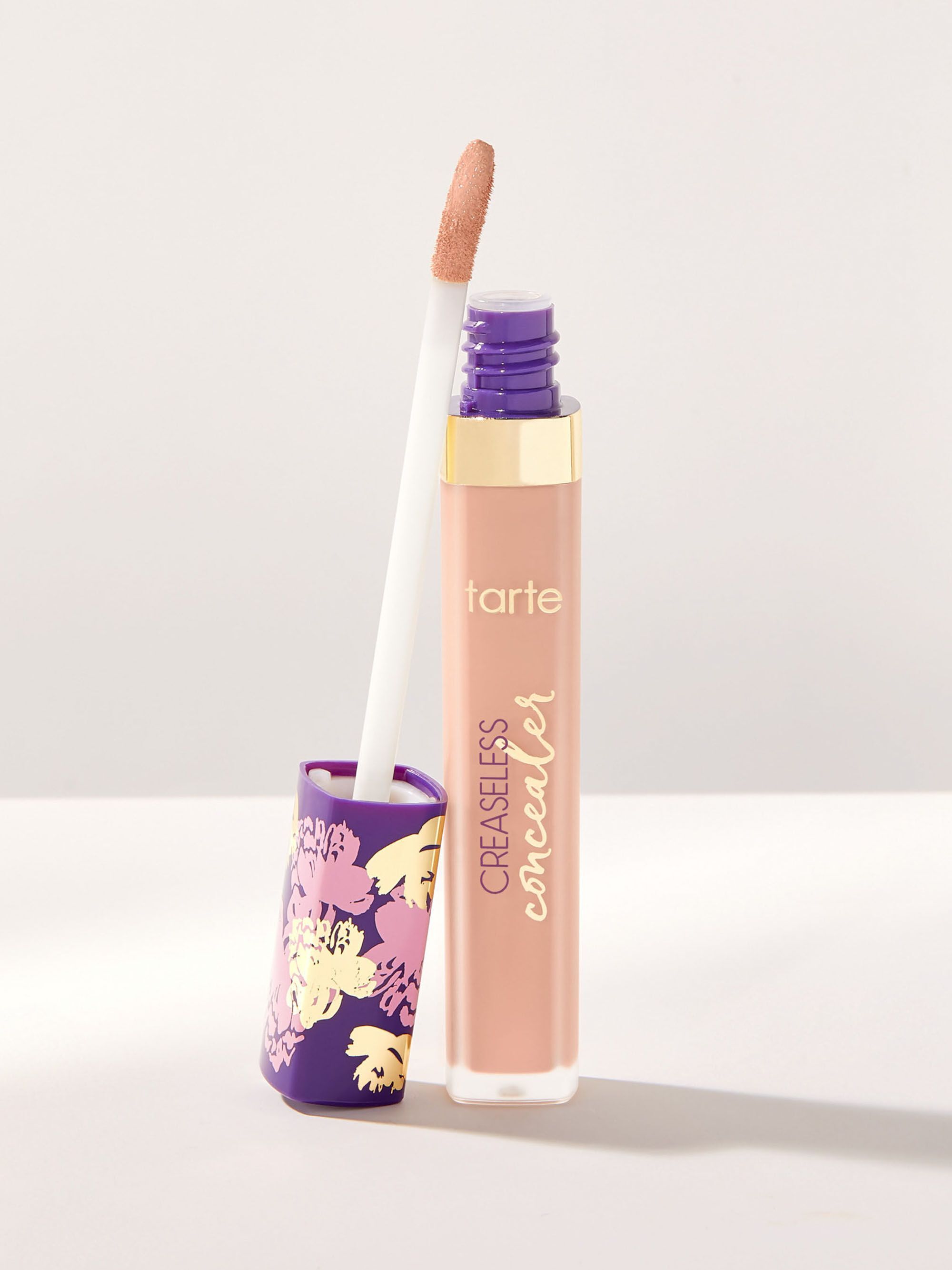 Консилер Tarte Creaseless Concealer в оттенке 20B light beige - купить с  доставкой по выгодным ценам в интернет-магазине OZON (1142153795)