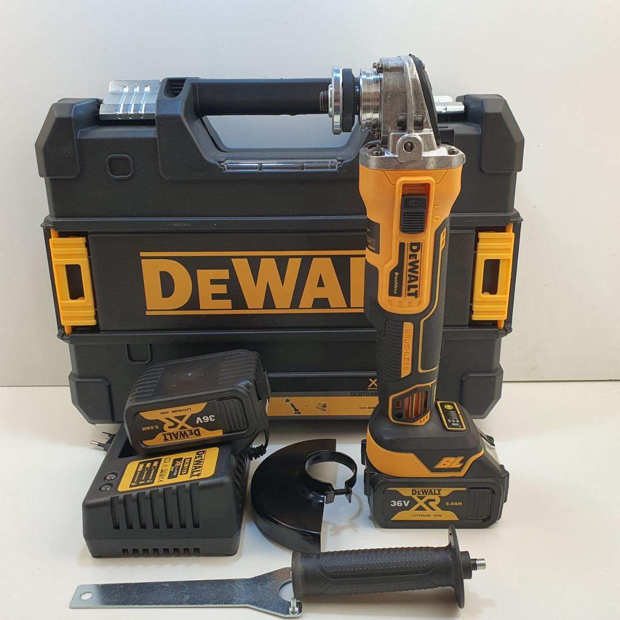 Dewalt dcd online 701