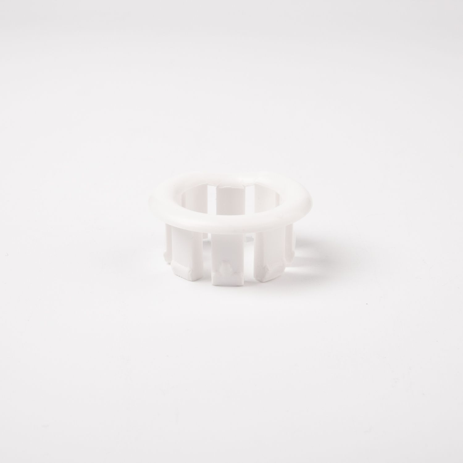 Фото товара на маркетплейсе ozon Обрамление перелива для раковины, ABS-пластик, 24,4 мм, белая, IDDIS, 917WT240SK, 1 шт.