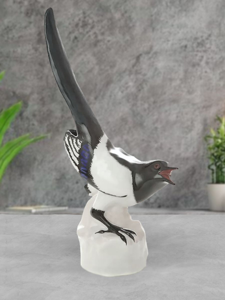 Болотная сорока. Сорока обыкновенная. Фарфоровая статуэтка сорока лфз. Птица сорока альбинос. Сорока альбинос.