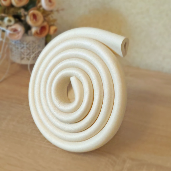 Защитная лента на углы для безопасности детей U-профиль 2 метра (светло ...